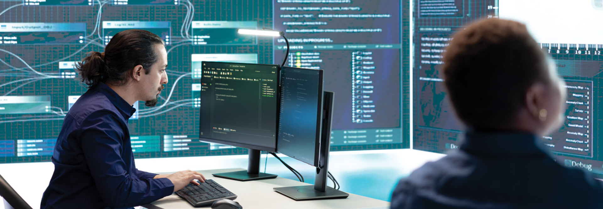 Transforming Cybersecurity Education: How Universities Leverage AI to Address SOC Challenges