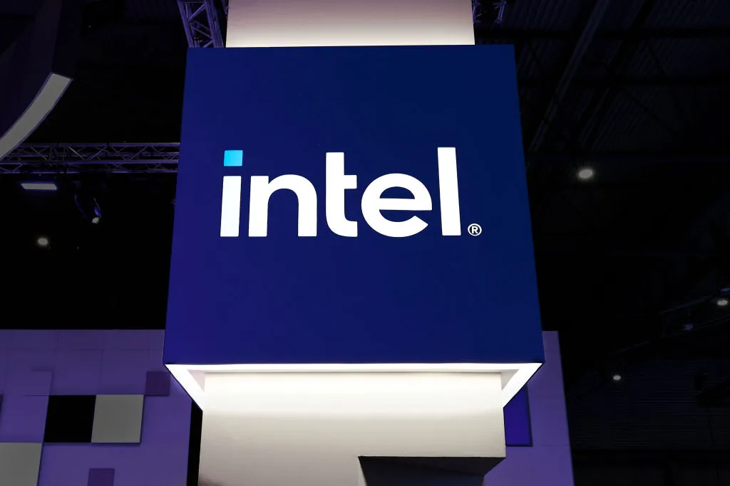 Intel Unveils New Handheld Gaming Platform Featuring Custom Chip Technology