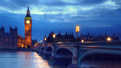 Lawmakers Criticize Regulators for Inaction on Financial AI Risk Management