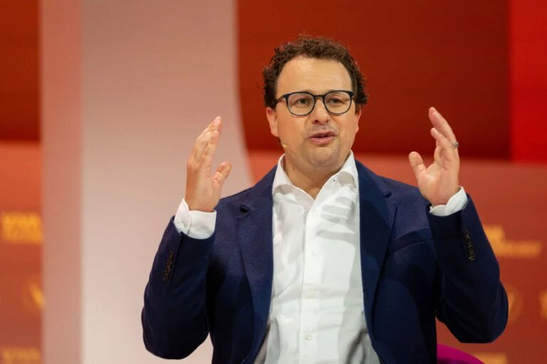 Anthropic CEO Dario Amodei Exposes 'Lies' in OpenAI's Military Deal Messaging, Claims Report