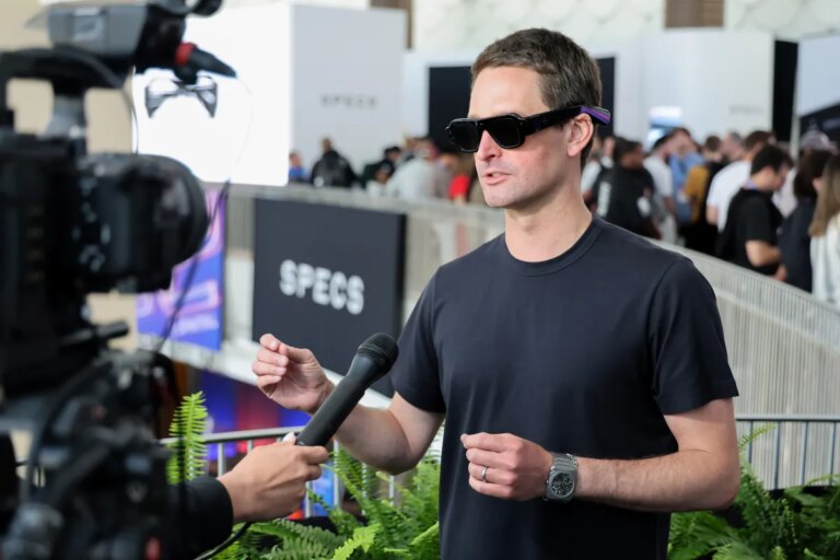 Snap's Stock Plummets Following Launch of Luxurious AR Glasses