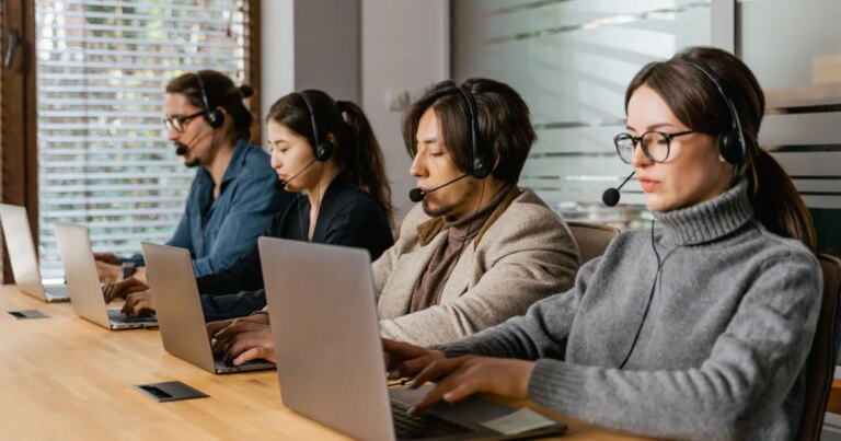 Gas Giant Reveals: Customers Prefer AI Support Over Human Representatives Amid Job Cuts