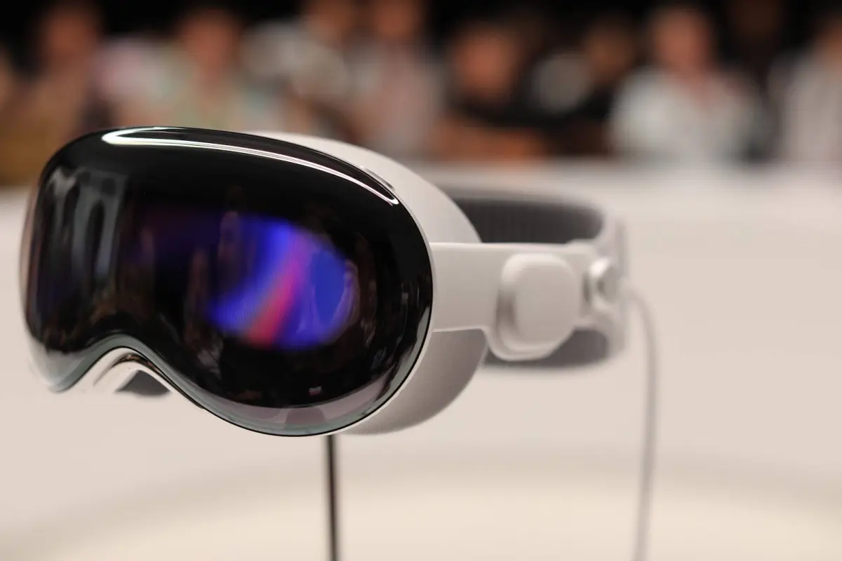 Apple Vision Pro Executive Set to Join OpenAI: What This Means for the Future