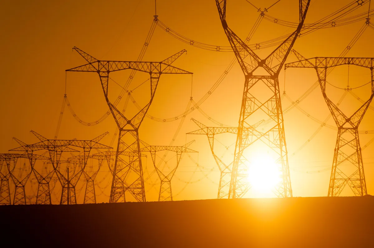 Preventing Blackouts: Temporary Power Cuts for Data Centers on America's Largest Grid